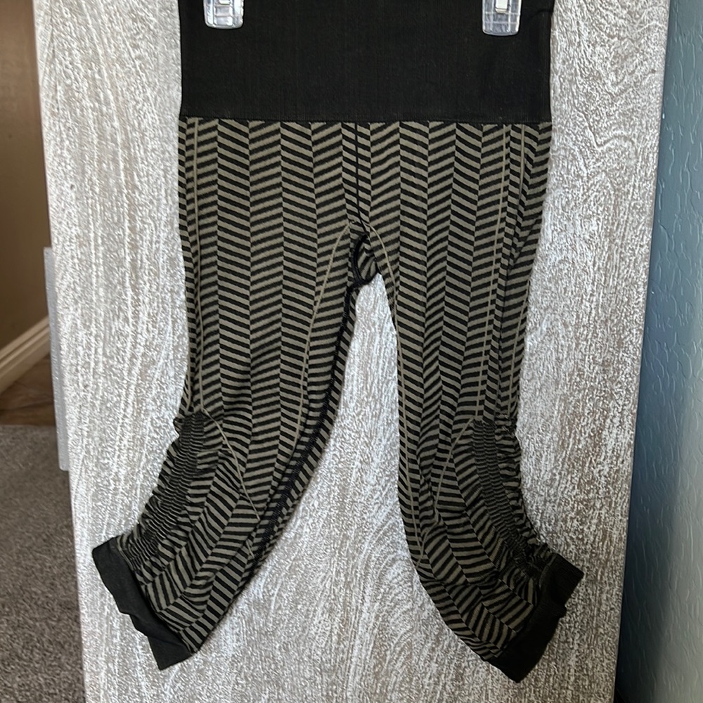 Lululemon workout leggings
